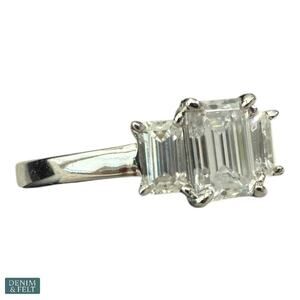 Sterling Silver 925 Emerald Cut Three-Stone Cubic Zirconia Ring‎ Size 8.5